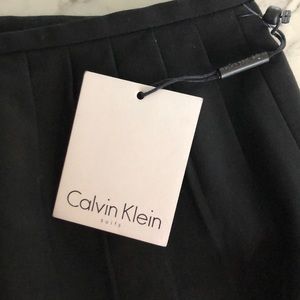 Calvin Klein fully lined skirt, size 4, new. Black